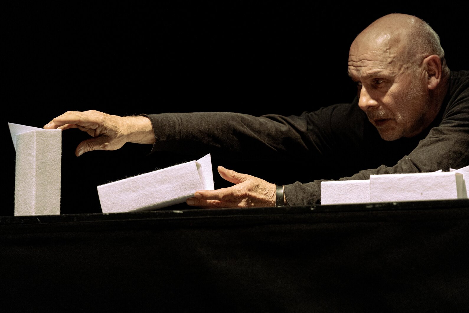 silvio-castiglioni-sacchi-sabbia-persiani