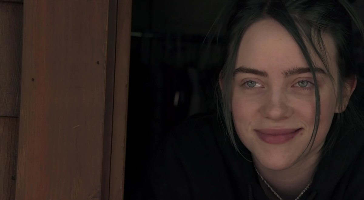 billie-eilish-world-little-blurry