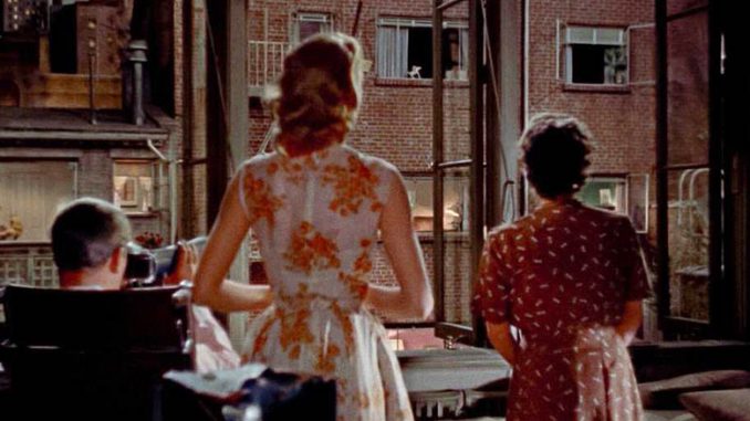 jeff-stella-lisa-finestra-cortile