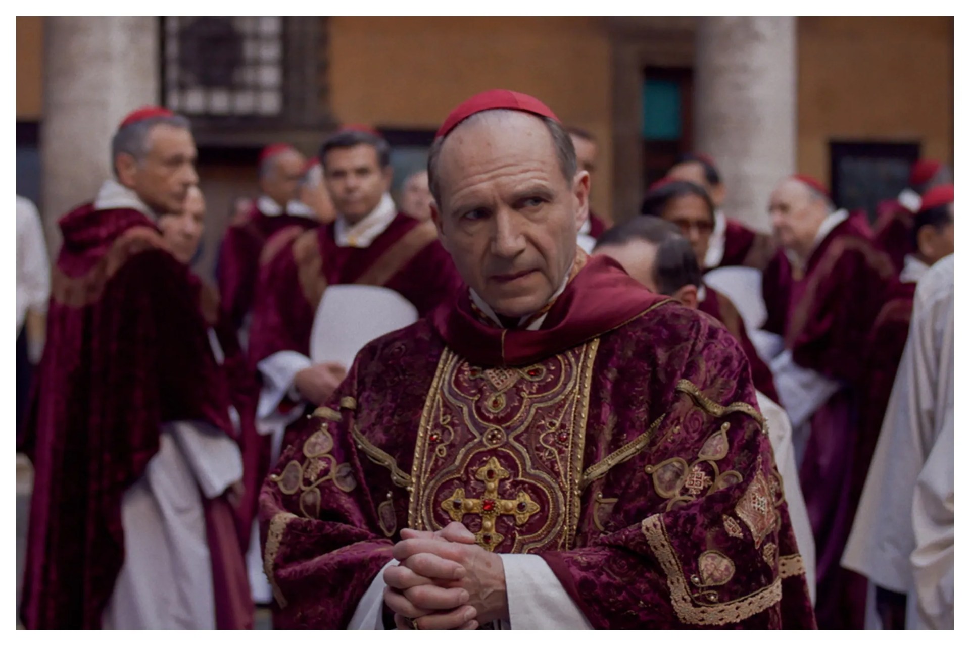 Conclave-Ralph-Fiennes