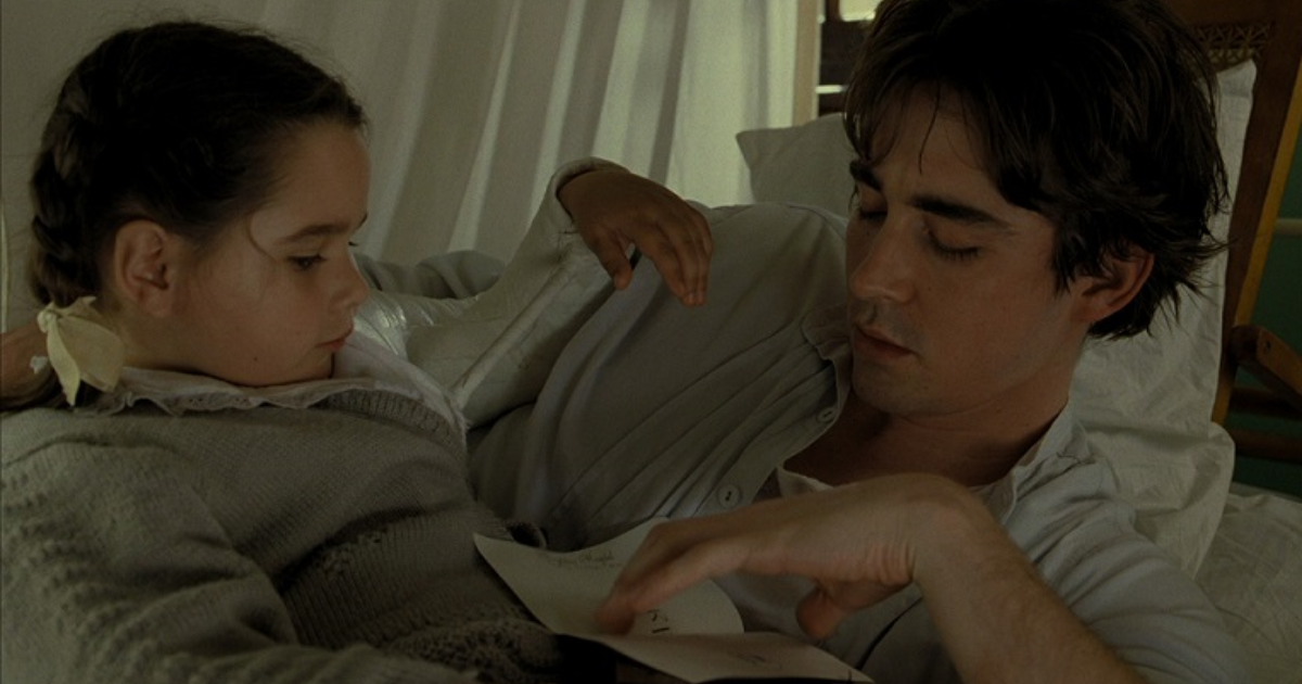Lee Pace-e-Catinca-Untaru-in ospedale-in-una-scena-di-The-Fall