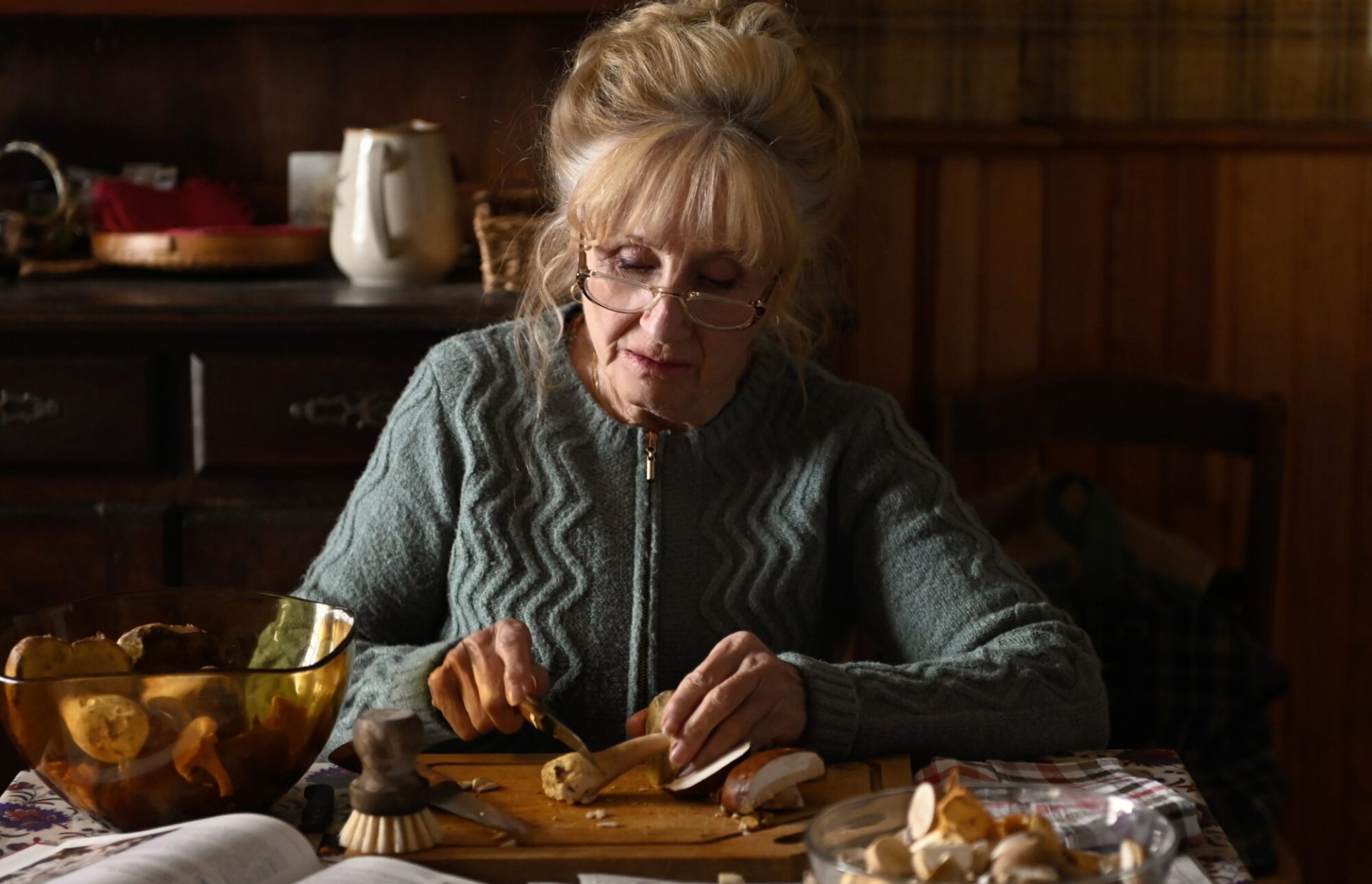 recensione sotto le foglie